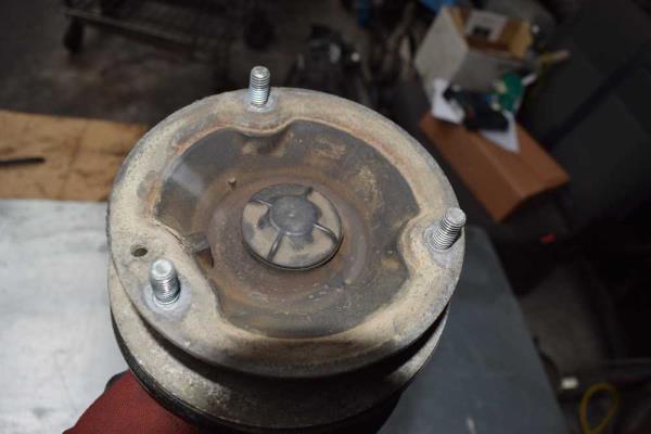 AMORTISSEUR AVANT GAUCHE BMW SERIE 3 E90 / E91 - Vue 2